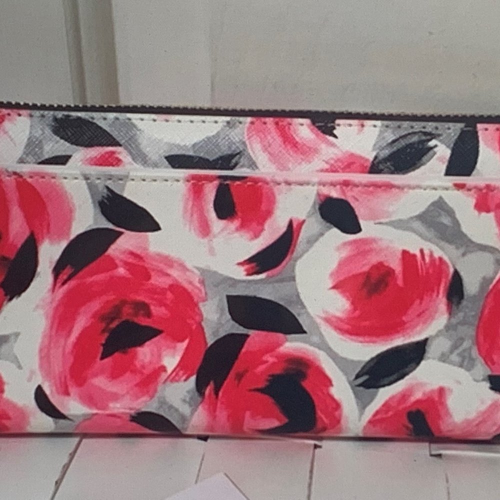 NEW Kate Spade Leather Zip Around Wallet from the Rose Collection